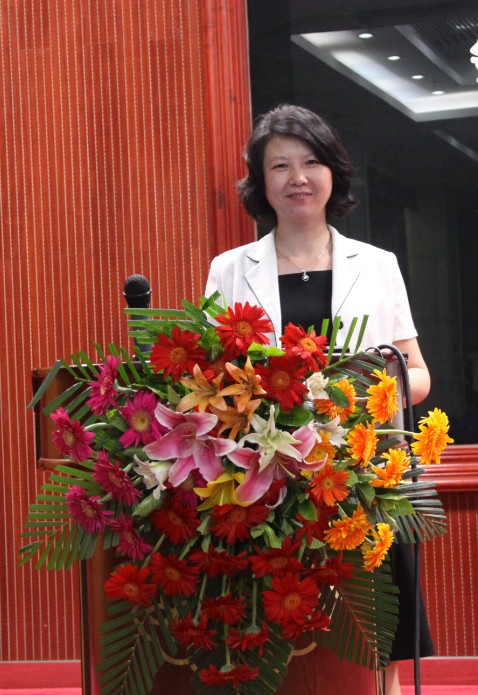 中心总经理 王岳虹 中心总经理 王岳虹